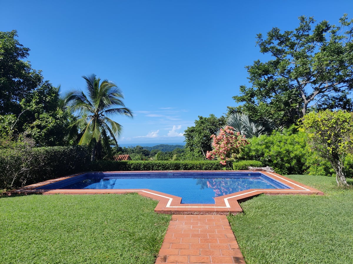 Hermosa casa familiar con espectaculares vistas al mar de Playa Samara